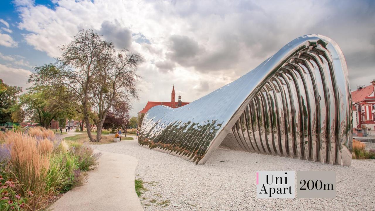 Uniapart Wrocław Exteriör bild